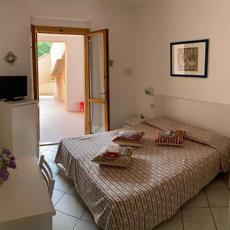 Marta's Holidays * Nisporto